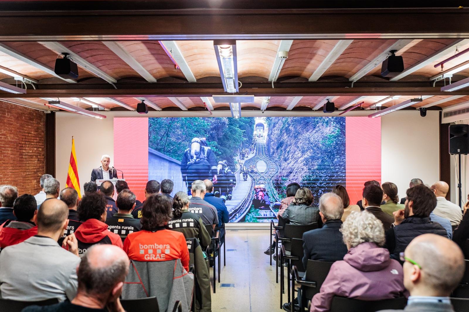 Esplugues acoge la presentación de la 8a Vertical Montserrat